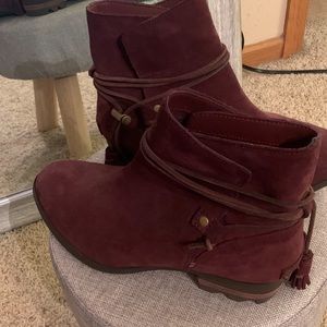 Sorel Farrah short booties